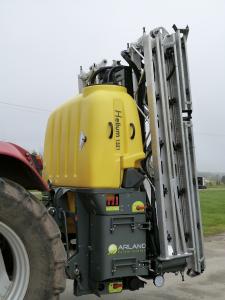 
L'Hélium est le dernier né de la gamme ARLAND.

Ce pulvérisateur porté léger et compact correspondra parfaitement à la polyculture-élevage, aux maraichers ainsi qu'à tous ceux qui souhaitent utiliser des tracteurs de faible puissance.

Capacités de cuve disponibles : 800,1100 et 1300L

Largeurs de rampe : 15 et 18m en acier et 18,21 et 24m en aluminium

Régulation au choix : DPME, DPAE en technologie bus-can
